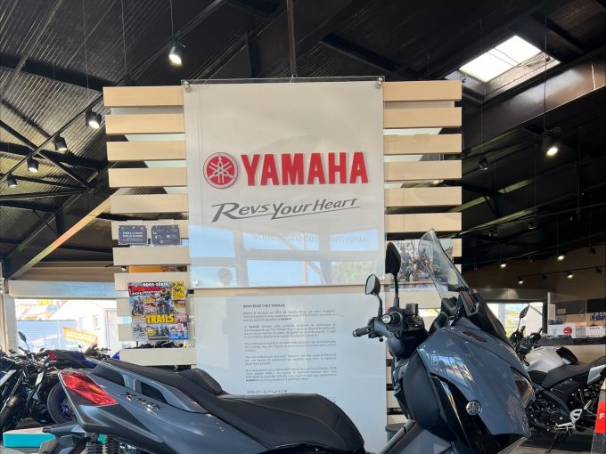 YAMAHA XMAX 125 TECH MAX 4