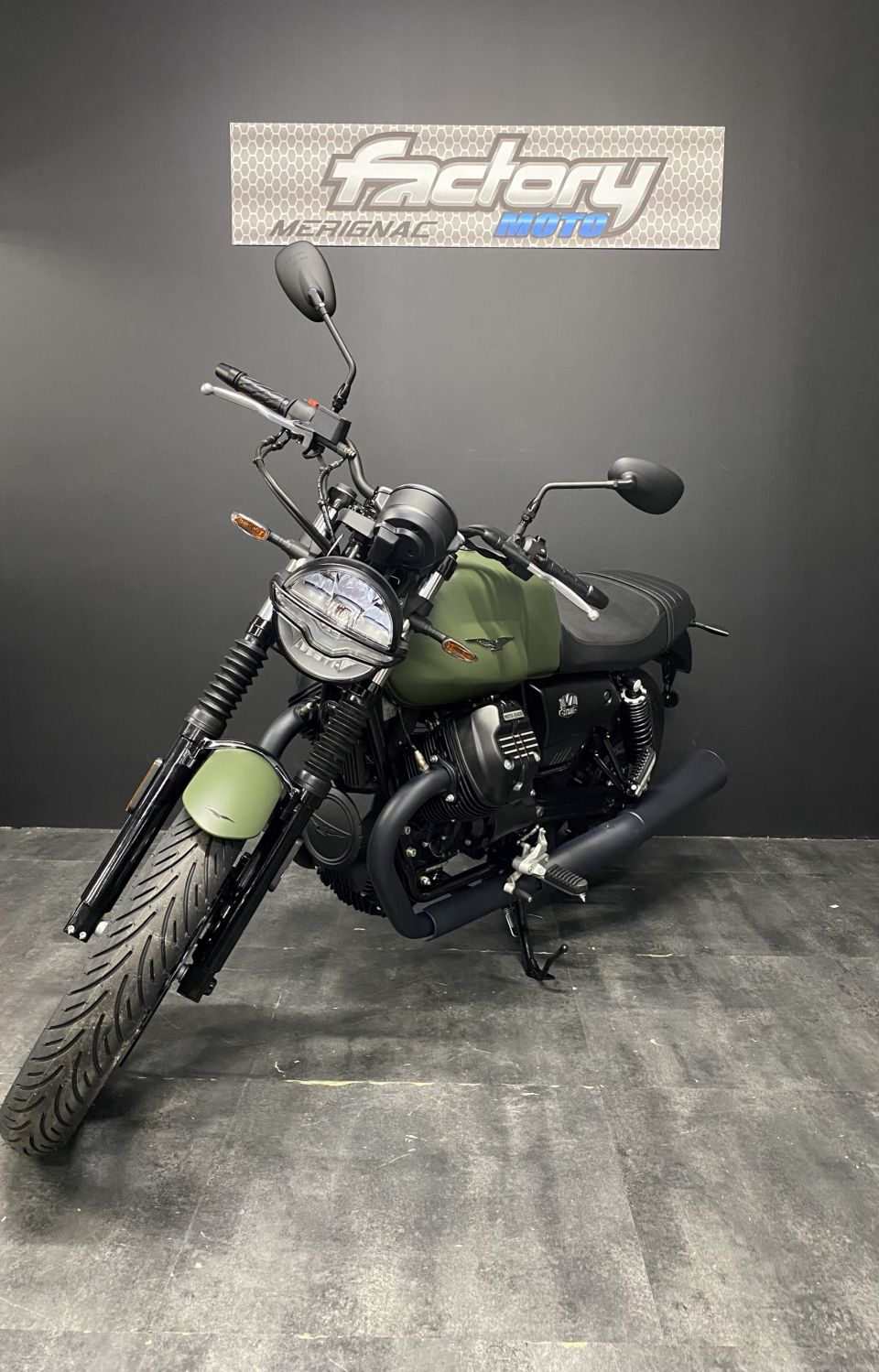 MOTO GUZZI V7 STONE 4