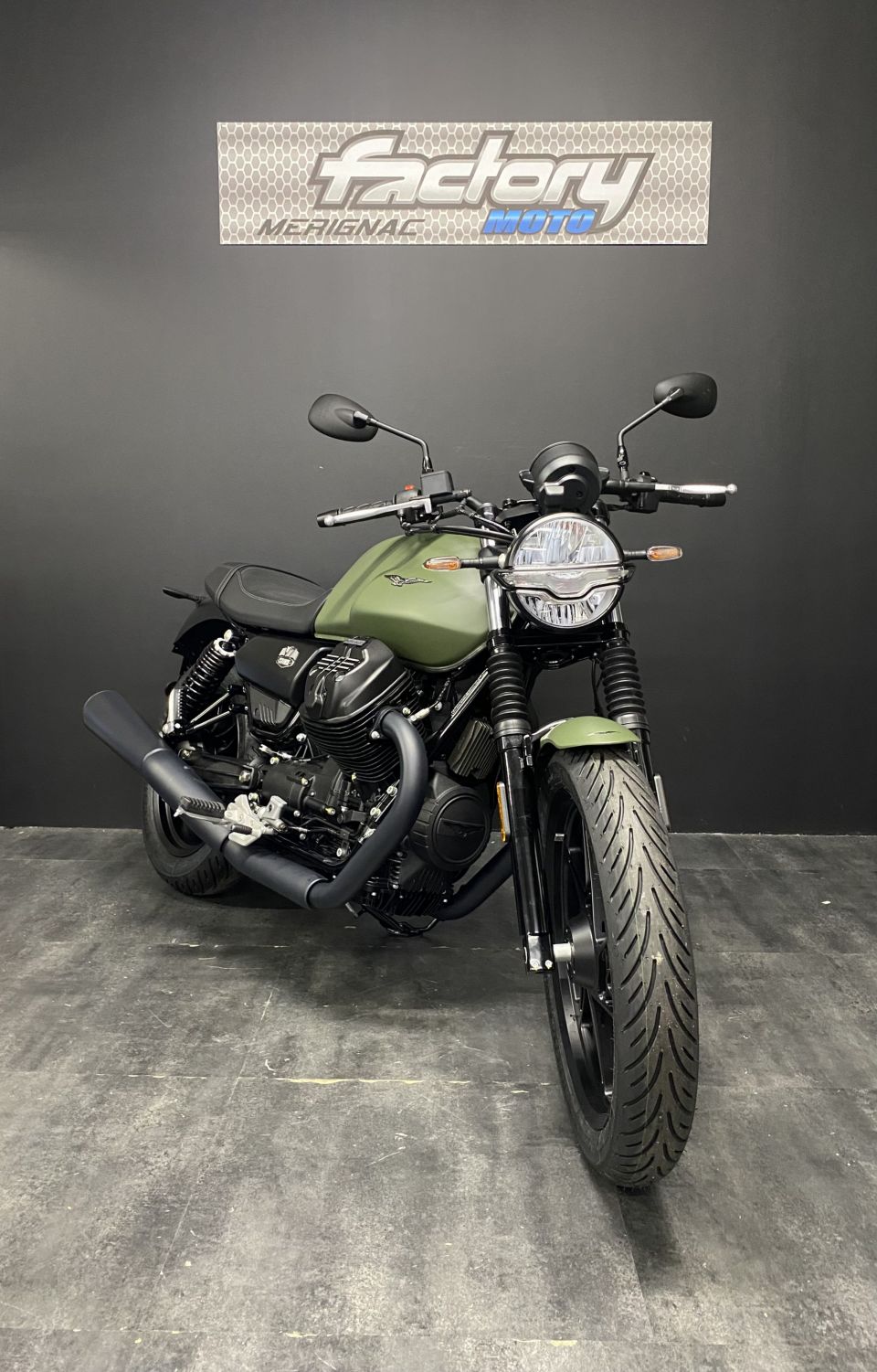 MOTO GUZZI V7 STONE 4