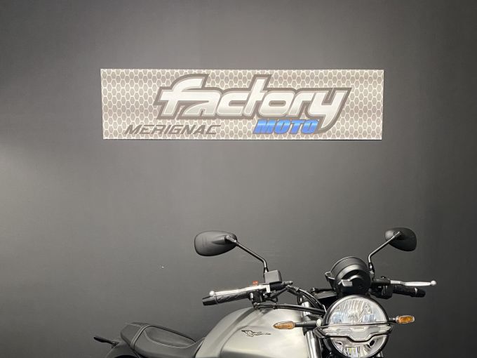 MOTO GUZZI V7 STONE 4