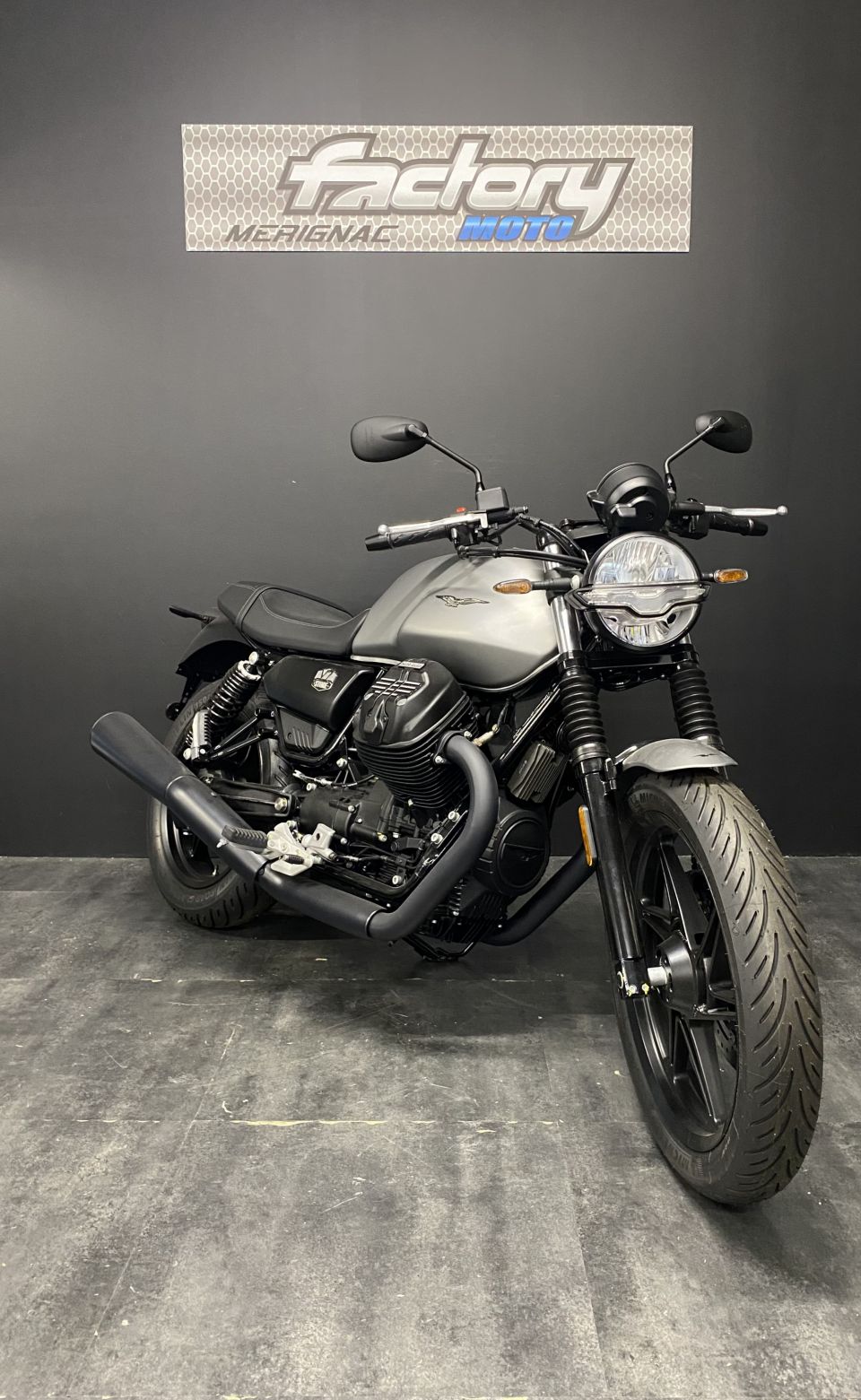 MOTO GUZZI V7 STONE 4