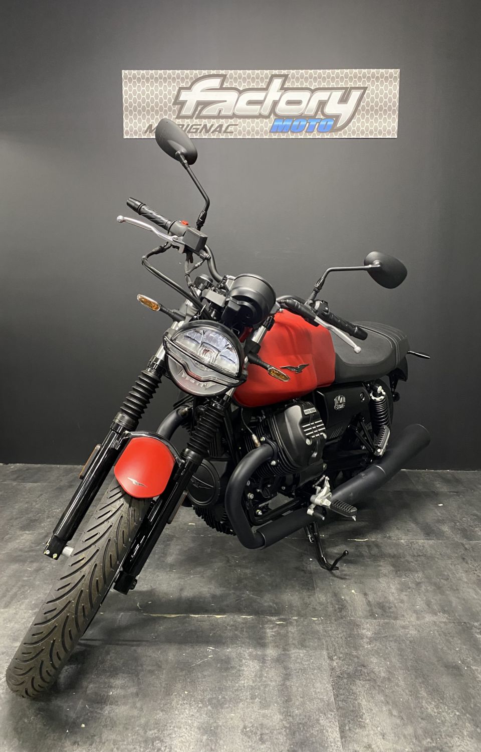 MOTO GUZZI V7 STONE 4