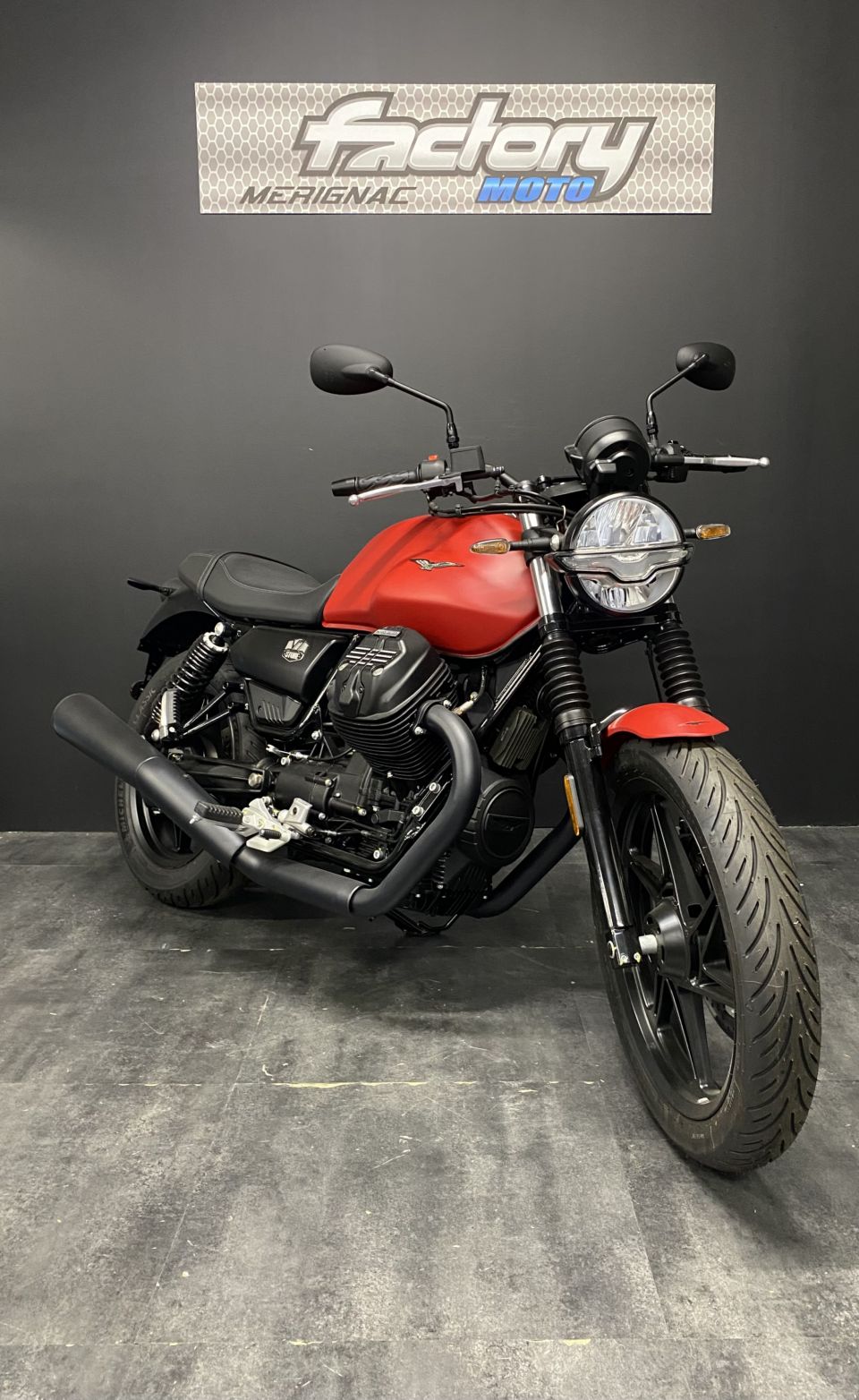 MOTO GUZZI V7 STONE 4