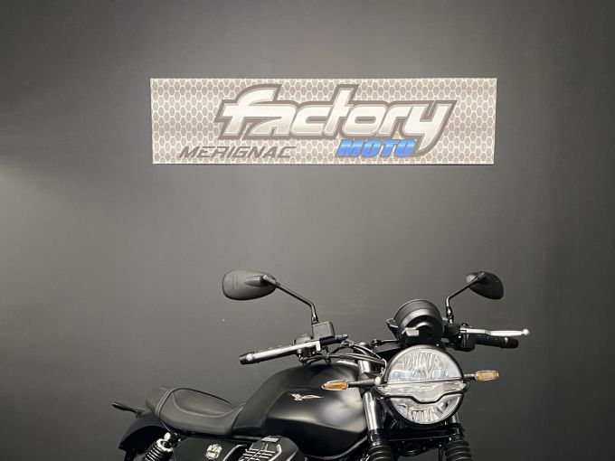 MOTO GUZZI V7 STONE 4