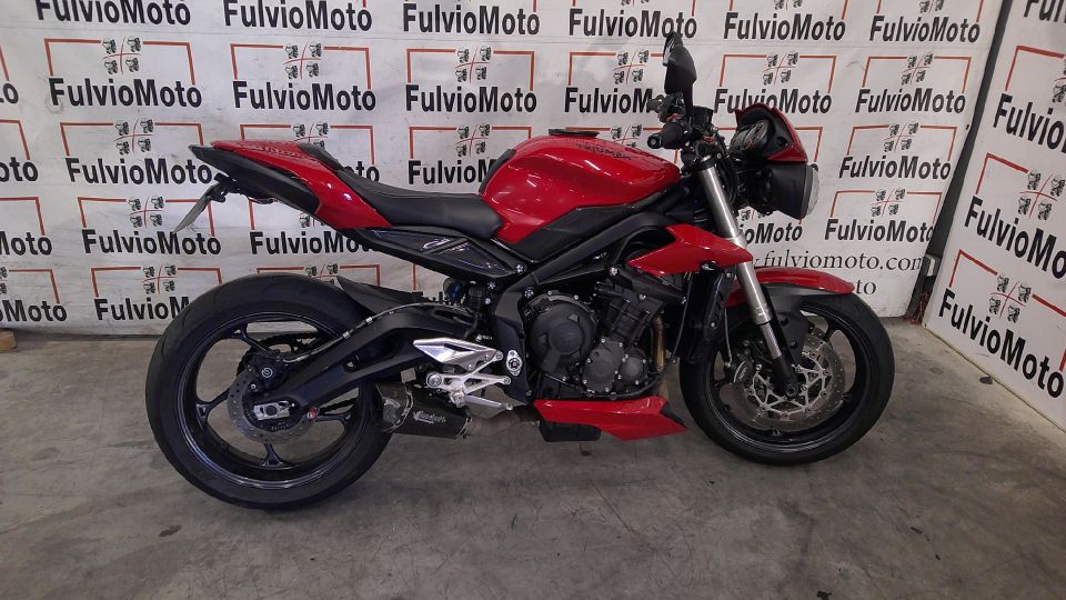 TRIUMPH Street Triple 660 4