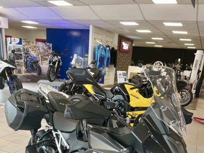 SUZUKI GSX-S 1000 GX 4