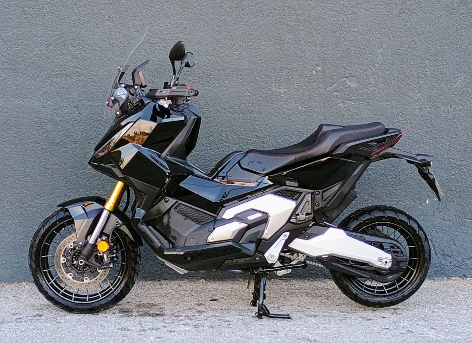 HONDA X-ADV 4