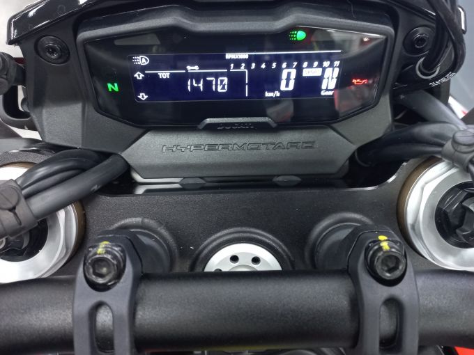 DUCATI HYPERMOTARD 698 RVE 4