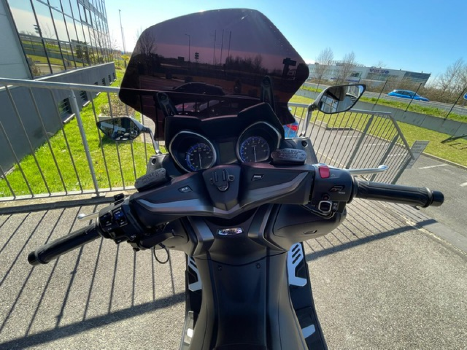 YAMAHA XP T-MAX 560 TECH MAX 4