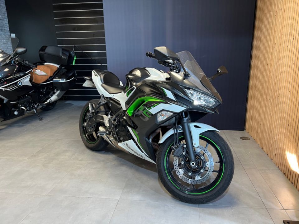 KAWASAKI NINJA 650 4
