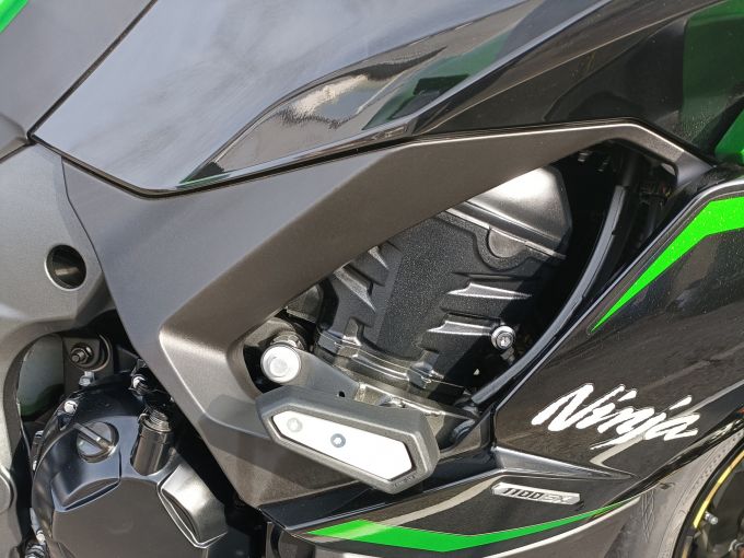 KAWASAKI NINJA 1100 SX SE PACK PERFORMANCE ET TOURER + NBS OPTION 4