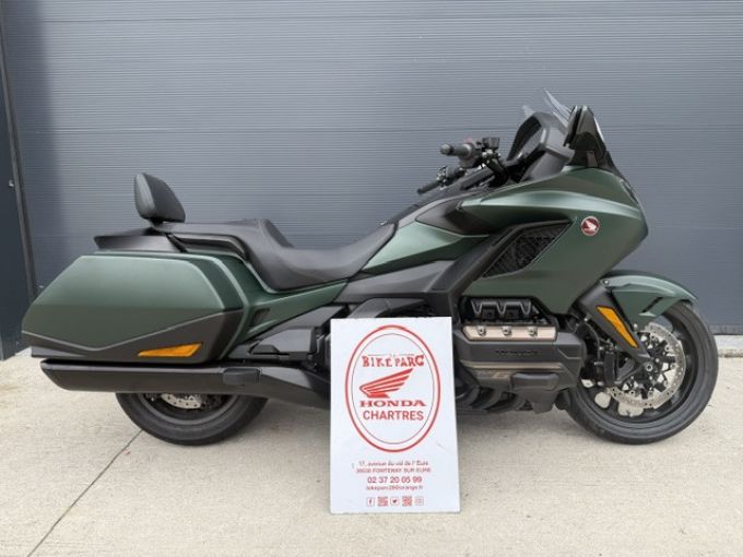 HONDA GOLDWING BAGGER DCT 4