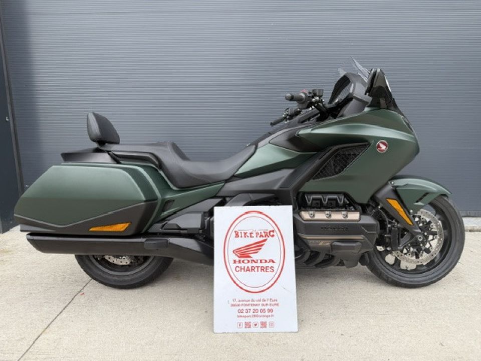 HONDA GOLDWING BAGGER DCT 4