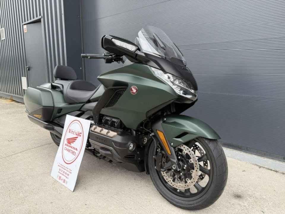 HONDA GOLDWING BAGGER DCT 4