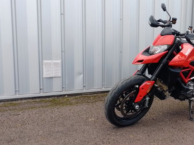 DUCATI HYPERMOTARD 950 4