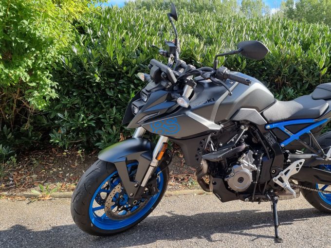 SUZUKI GSX-8S A2 4