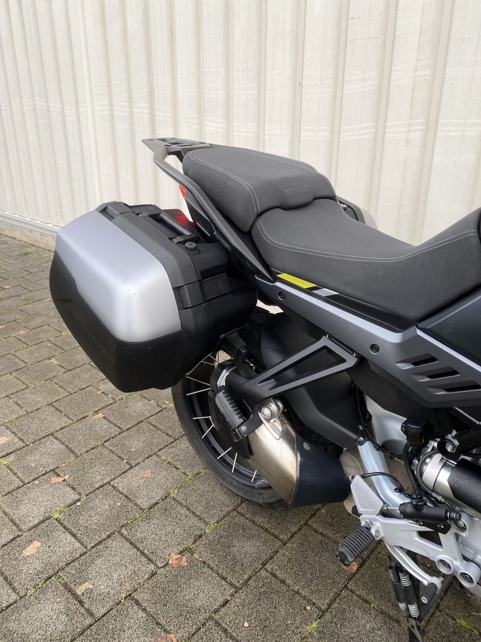 MOTO GUZZI STELVIO 4