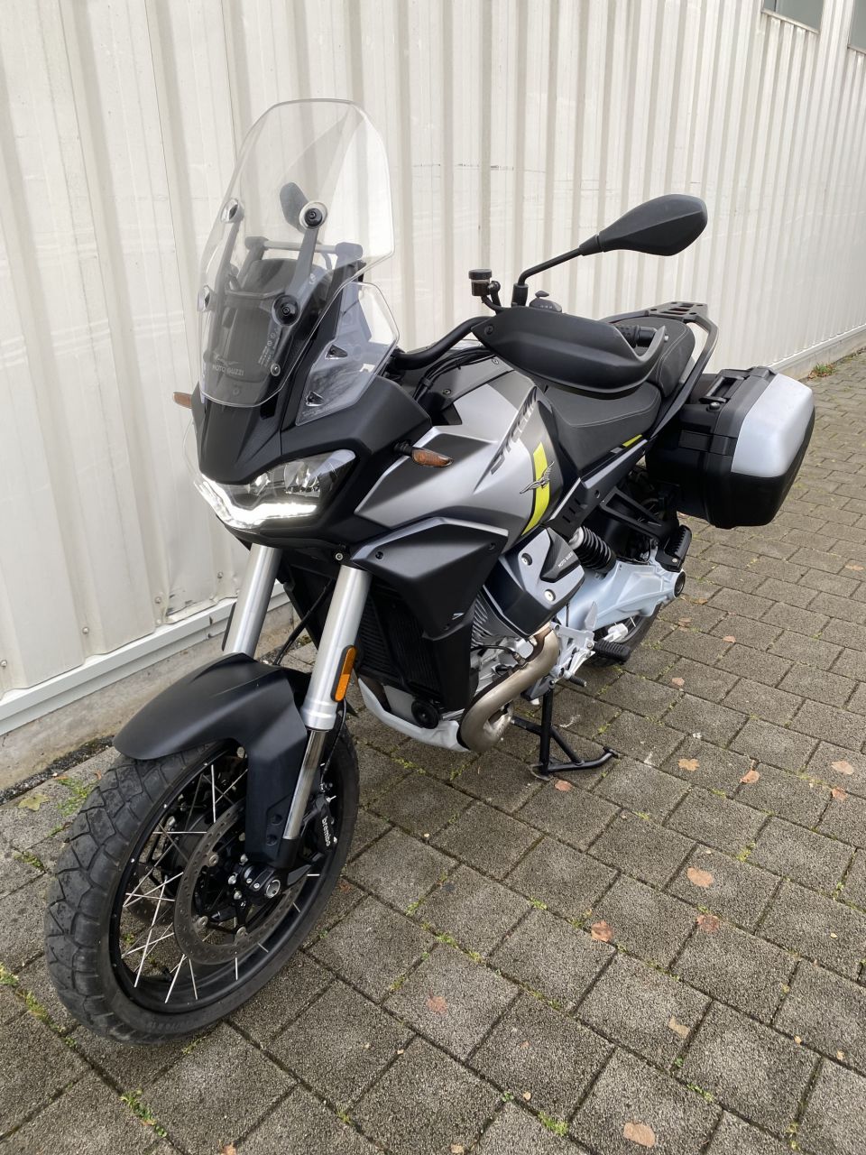 MOTO GUZZI STELVIO 4