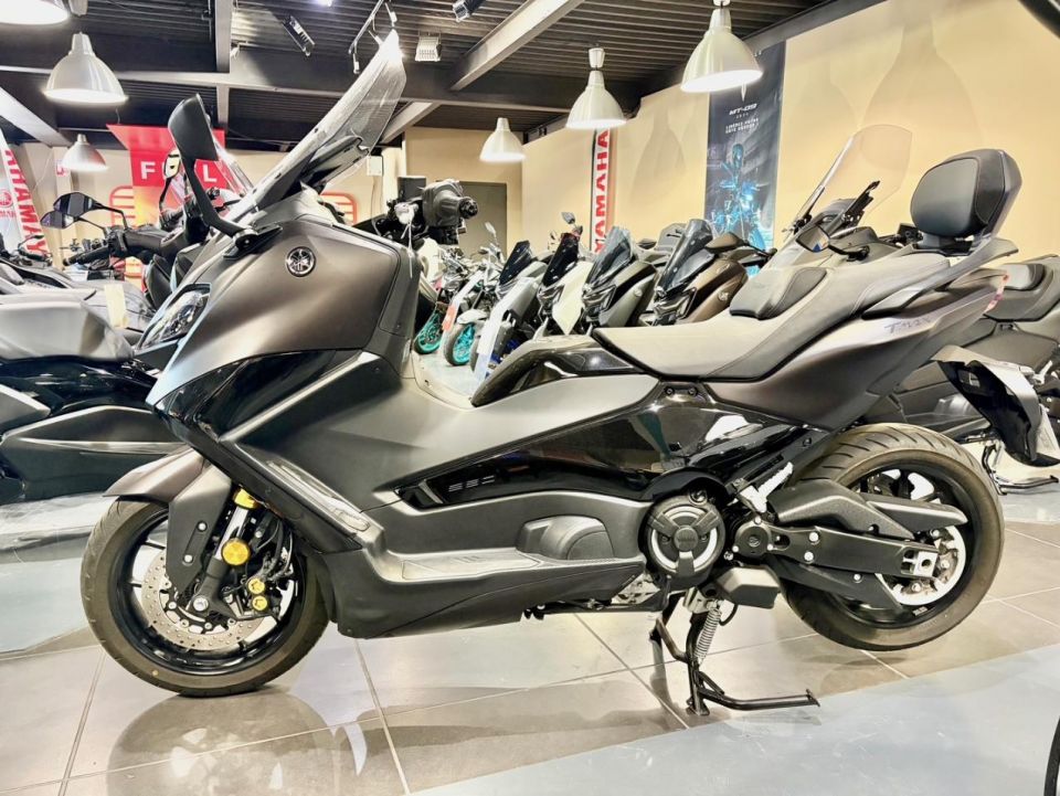 YAMAHA XP T-MAX 560 TECH MAX 4