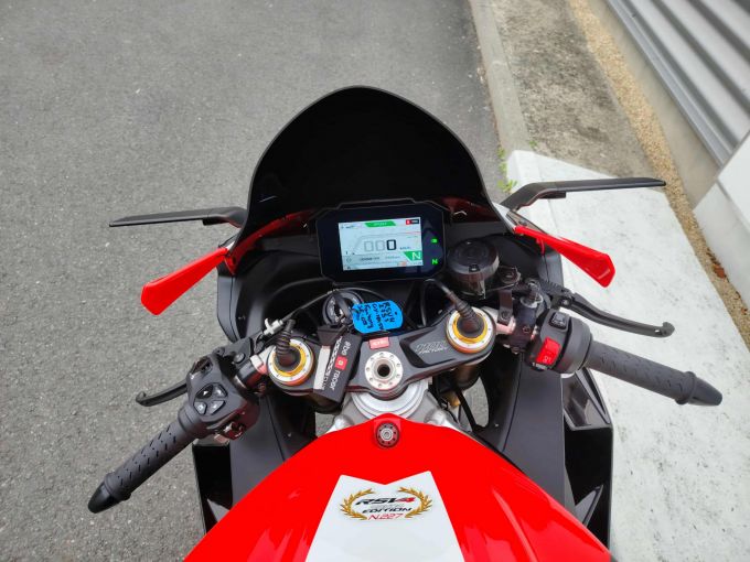 APRILIA RSV4 1100 FACTORY 4