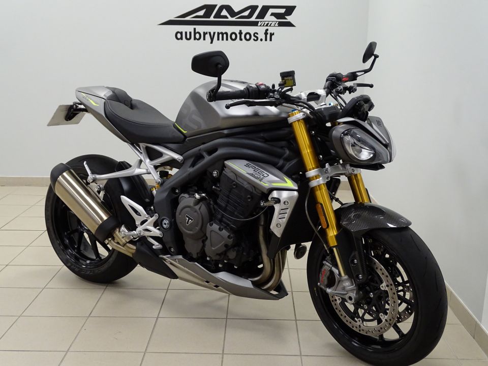 TRIUMPH SPEED TRIPLE 1200 RS 4