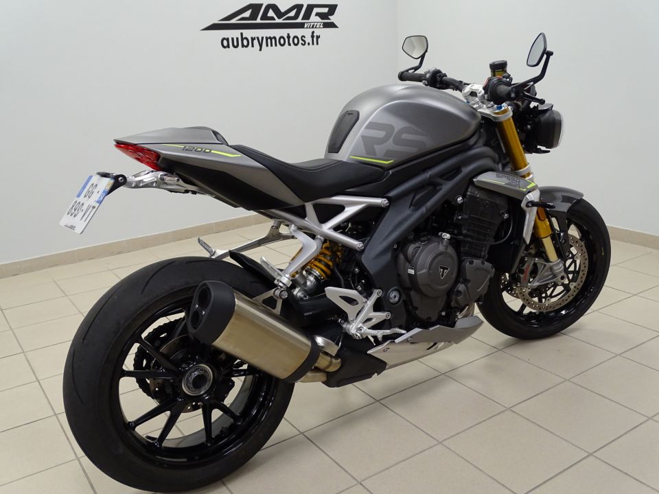 TRIUMPH SPEED TRIPLE 1200 RS 4