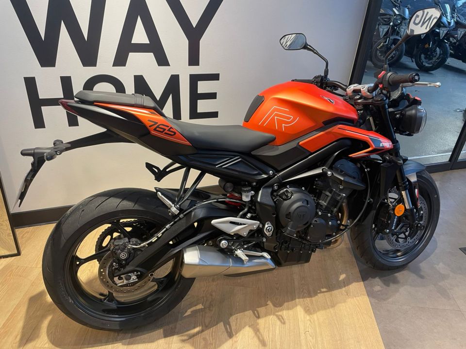 TRIUMPH STREET TRIPLE 765 R 4