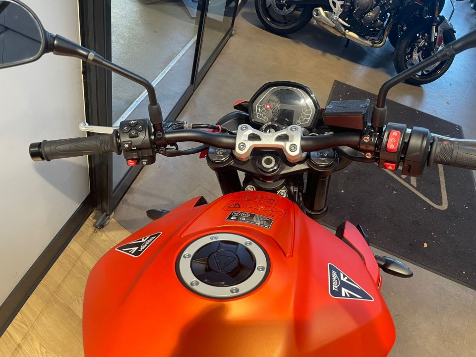 TRIUMPH STREET TRIPLE 765 R 4