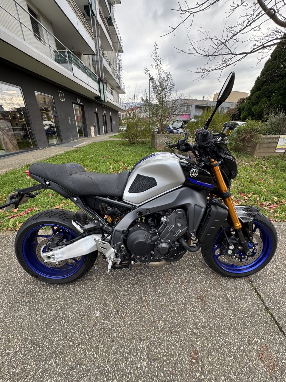 YAMAHA MT-09 SP 4