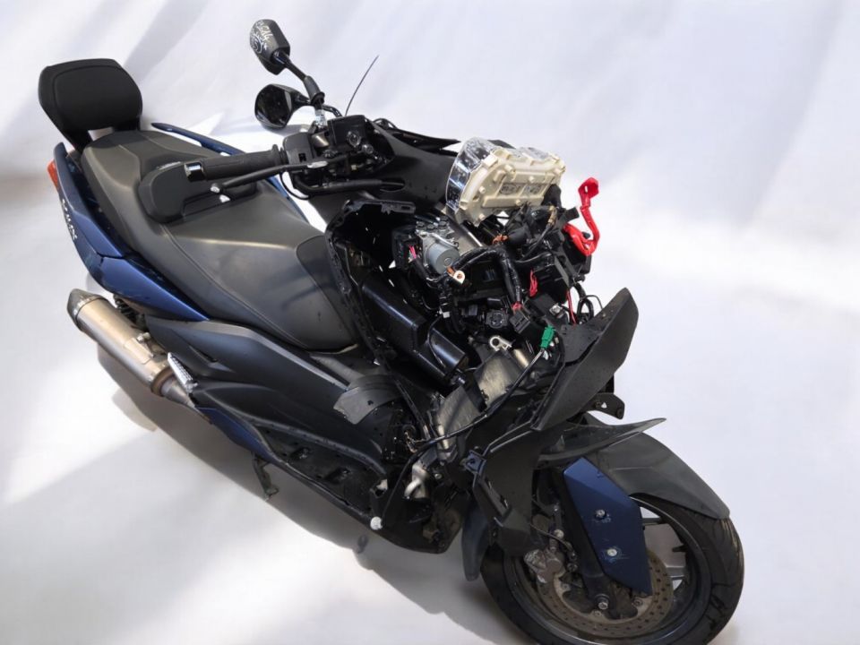 YAMAHA XMAX 300 4