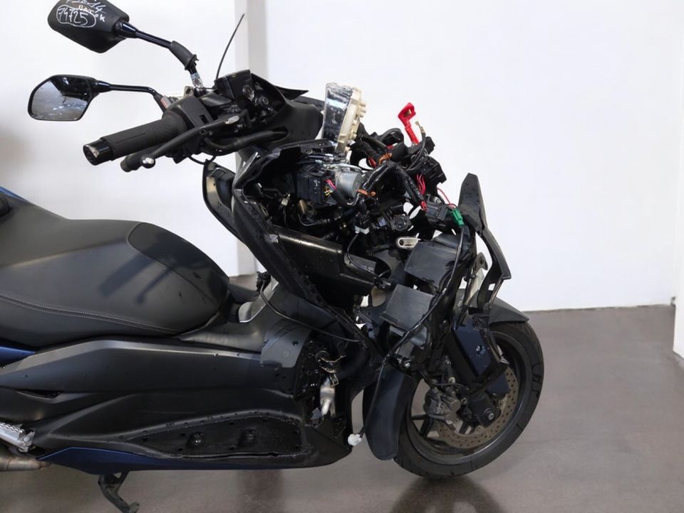YAMAHA XMAX 300 4