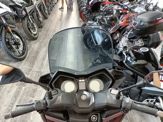 YAMAHA X-MAX 125 4