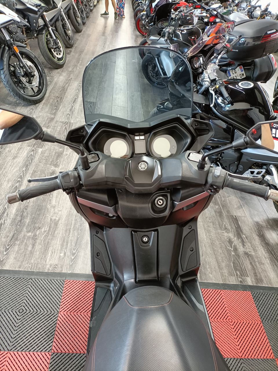 YAMAHA X-MAX 125 4