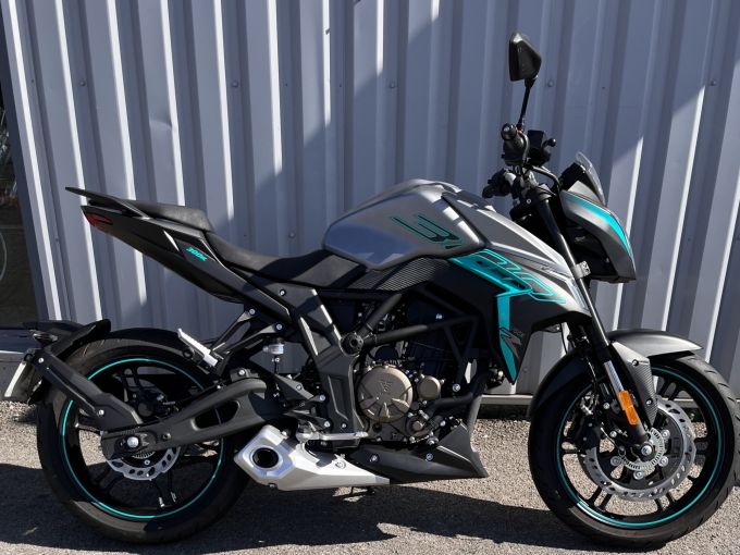 VOGE 300R 4