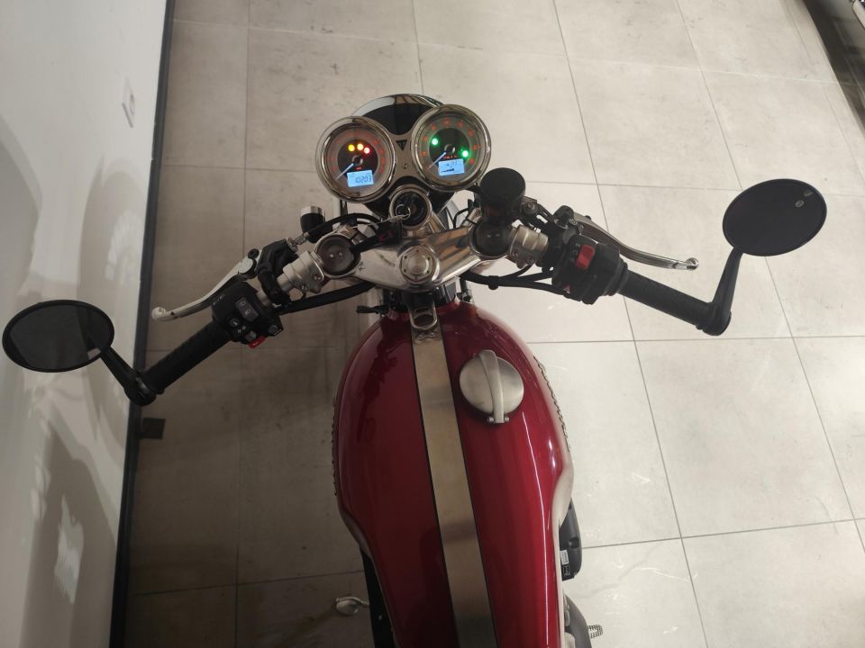 TRIUMPH THRUXTON 1200 RS 4