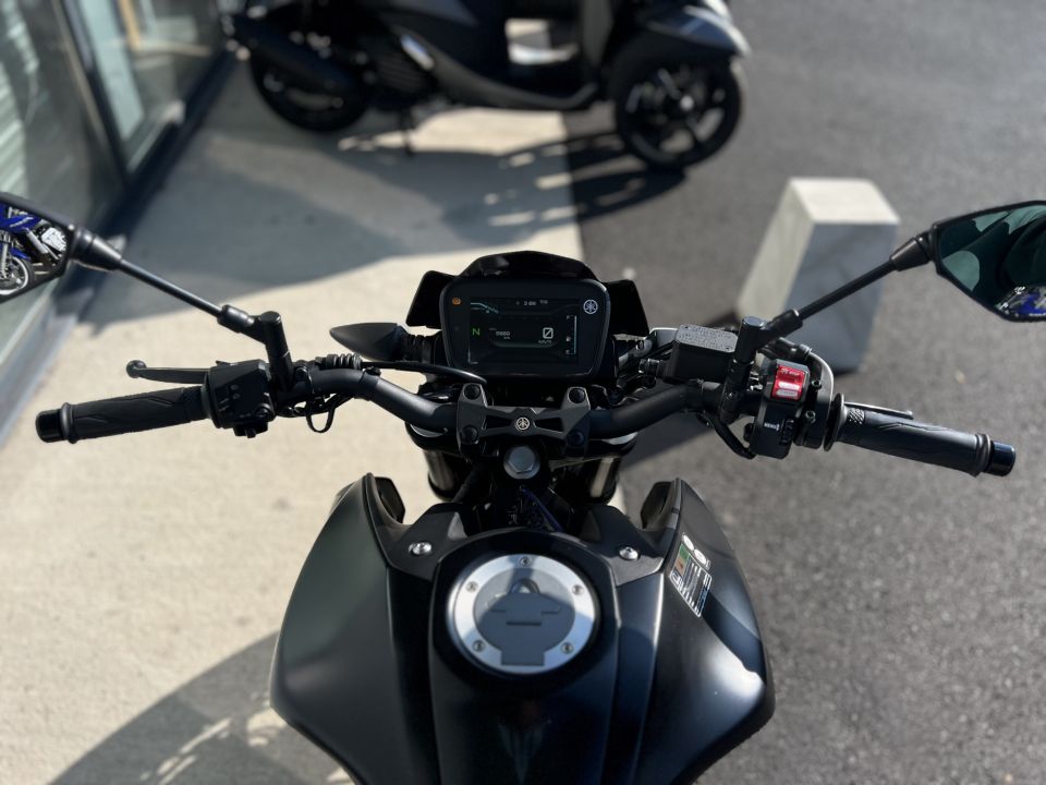 YAMAHA MT-125 ABS 4