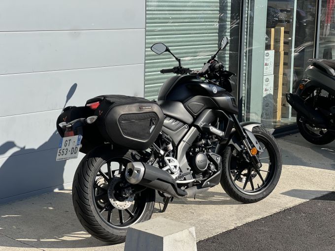 YAMAHA MT-125 ABS 4
