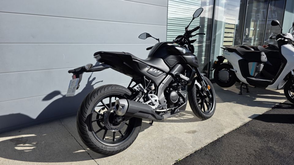 YAMAHA MT-125 ABS 4