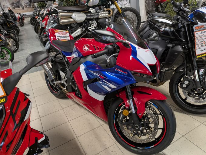 HONDA CBR 1000 RR FIREBLADE - HRC 4