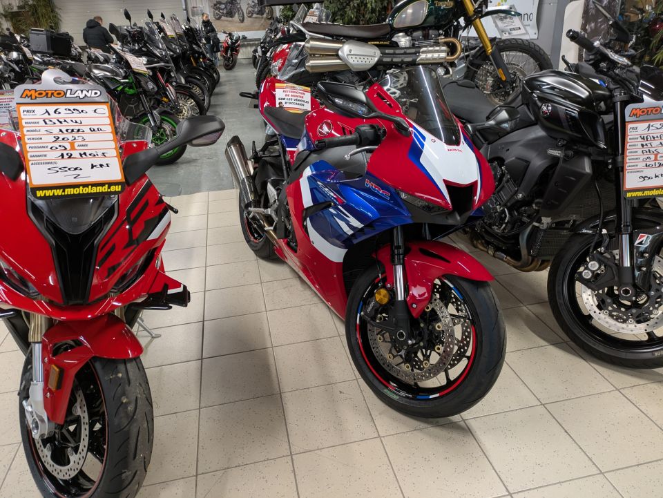 HONDA CBR 1000 RR FIREBLADE - HRC 4