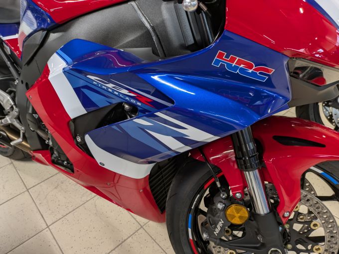 HONDA CBR 1000 RR FIREBLADE - HRC 4