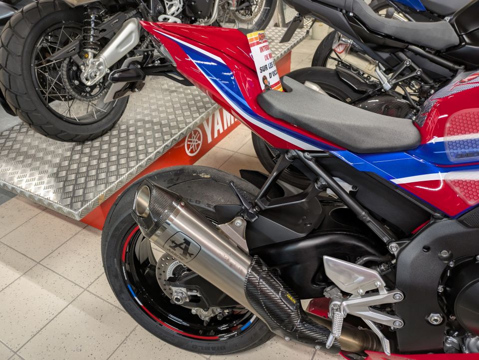 HONDA CBR 1000 RR FIREBLADE - HRC 4