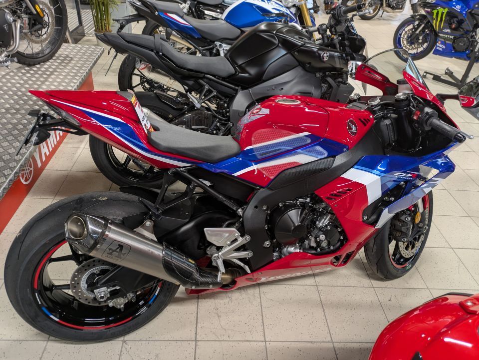 HONDA CBR 1000 RR FIREBLADE - HRC 4