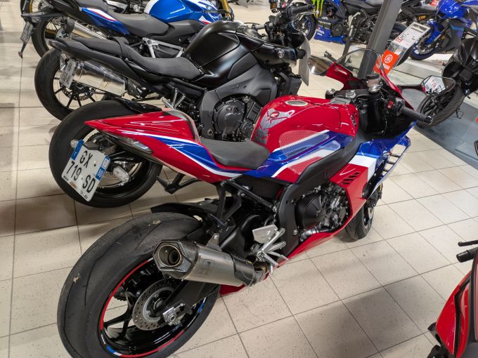 HONDA CBR 1000 RR FIREBLADE - HRC 4