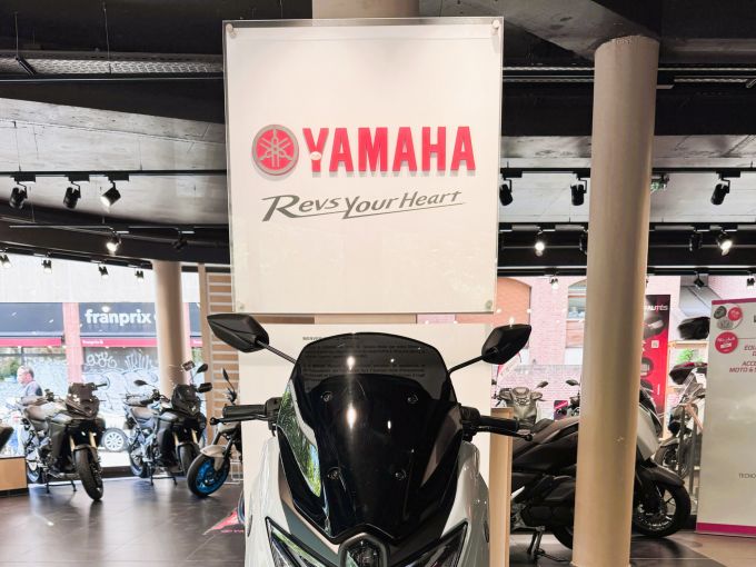 YAMAHA NMAX 125 TECH MAX 4