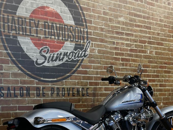 HARLEY-DAVIDSON SOFTAIL BREAKOUT 1923 4