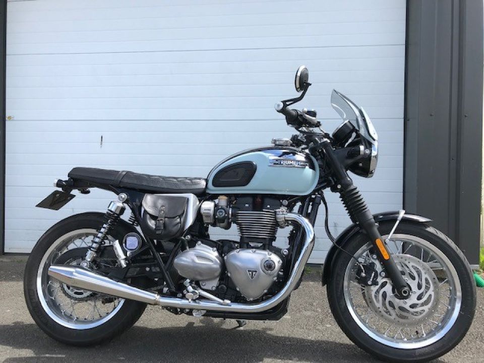 TRIUMPH BONNEVILLE T120 4