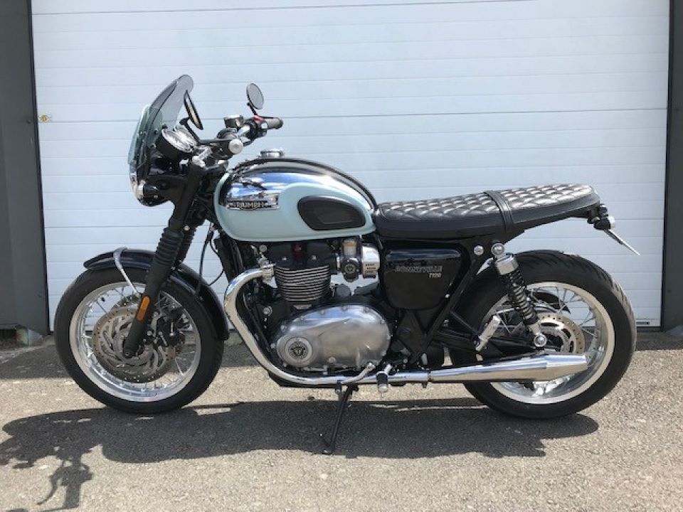TRIUMPH BONNEVILLE T120 4