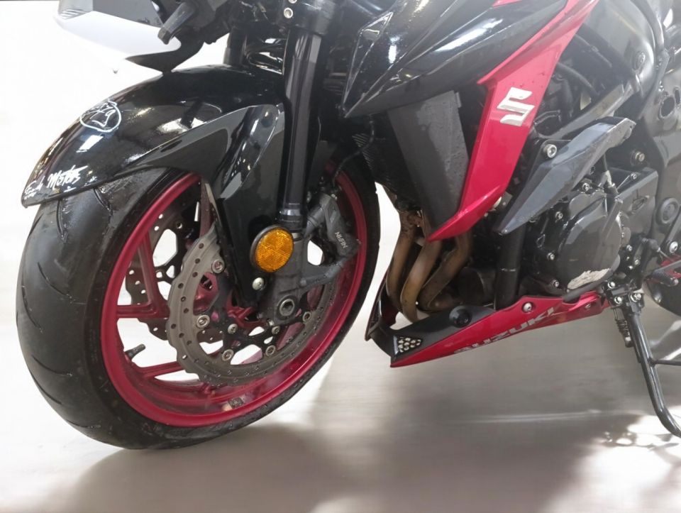 SUZUKI GSX 750 4