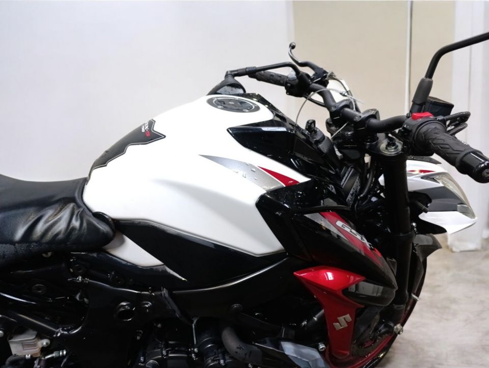 SUZUKI GSX 750 4